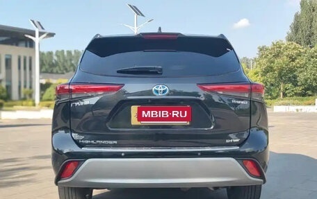 Toyota Highlander, 2022 год, 3 750 000 рублей, 5 фотография
