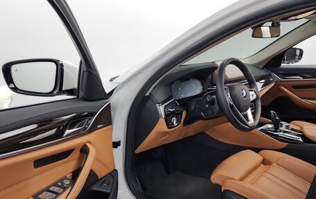 BMW 5 серия, 2021 год, 3 300 000 рублей, 4 фотография