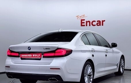 BMW 5 серия, 2021 год, 3 300 000 рублей, 3 фотография