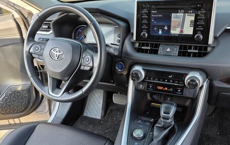 Toyota RAV4, 2020 год, 2 350 000 рублей, 8 фотография