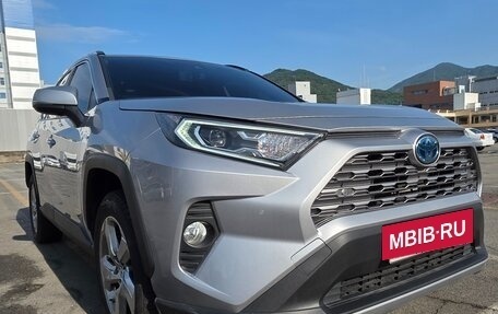 Toyota RAV4, 2020 год, 2 350 000 рублей, 2 фотография