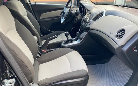 Chevrolet Cruze II, 2013 год, 690 000 рублей, 26 фотография