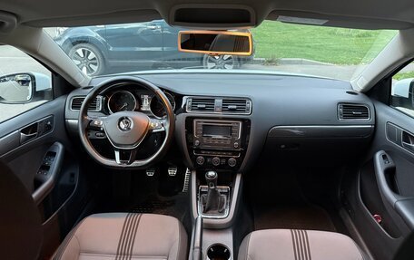 Volkswagen Jetta VI, 2016 год, 1 600 000 рублей, 10 фотография