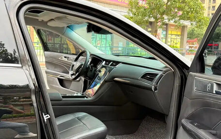 Ford Taurus VI рестайлинг, 2019 год, 2 000 000 рублей, 3 фотография