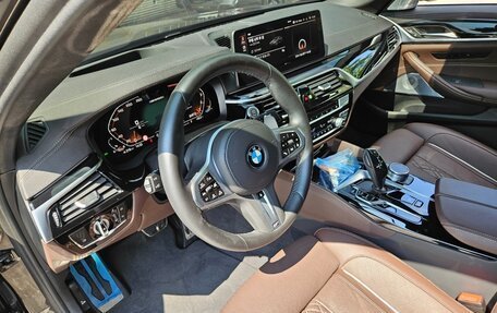 BMW 5 серия, 2022 год, 8 890 013 рублей, 6 фотография