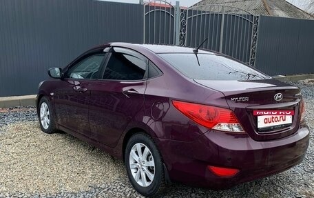 Hyundai Solaris II рестайлинг, 2012 год, 700 000 рублей, 2 фотография