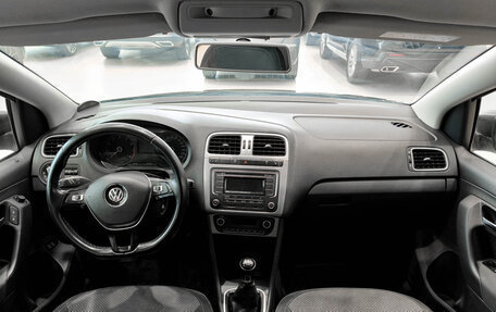 Volkswagen Polo VI (EU Market), 2017 год, 990 000 рублей, 17 фотография