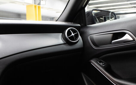 Mercedes-Benz GLA, 2015 год, 1 999 000 рублей, 9 фотография