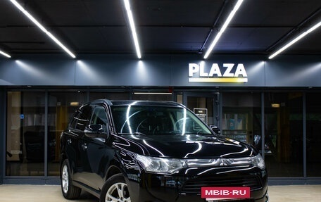 Mitsubishi Outlander III рестайлинг 3, 2012 год, 1 399 000 рублей, 2 фотография