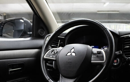 Mitsubishi Outlander III рестайлинг 3, 2012 год, 1 399 000 рублей, 8 фотография