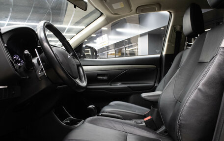 Mitsubishi Outlander III рестайлинг 3, 2012 год, 1 399 000 рублей, 11 фотография