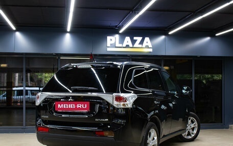 Mitsubishi Outlander III рестайлинг 3, 2012 год, 1 399 000 рублей, 4 фотография