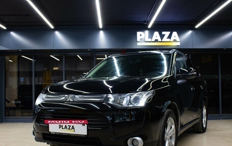 Mitsubishi Outlander III рестайлинг 3, 2012 год, 1 399 000 рублей, 5 фотография