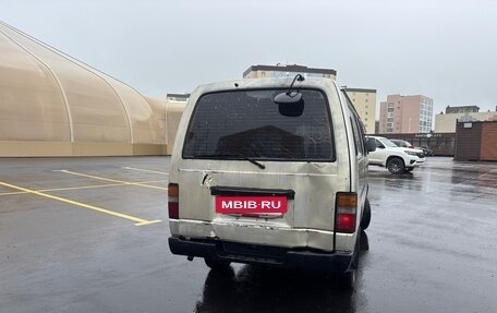 Nissan Caravan III, 1991 год, 350 000 рублей, 3 фотография