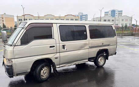 Nissan Caravan III, 1991 год, 350 000 рублей, 4 фотография