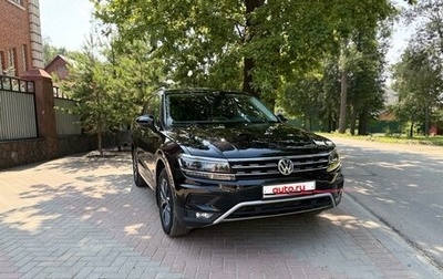 Volkswagen Tiguan II, 2019 год, 2 690 000 рублей, 1 фотография