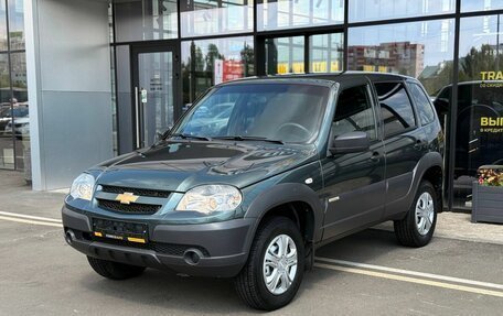 Chevrolet Niva I рестайлинг, 2017 год, 810 000 рублей, 1 фотография