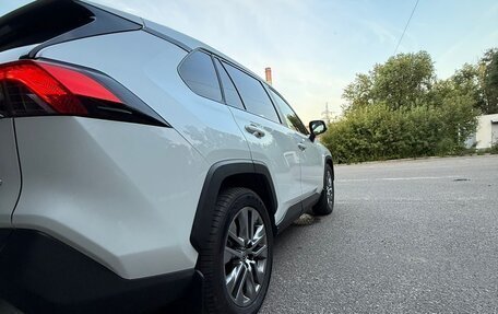 Toyota RAV4, 2020 год, 3 700 000 рублей, 13 фотография
