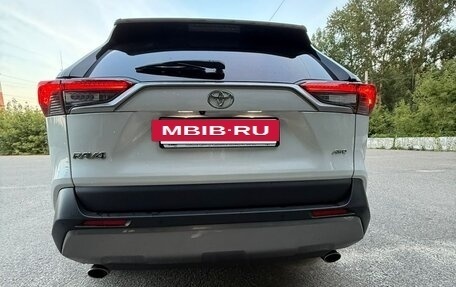 Toyota RAV4, 2020 год, 3 700 000 рублей, 14 фотография
