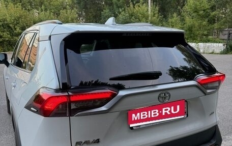 Toyota RAV4, 2020 год, 3 700 000 рублей, 5 фотография