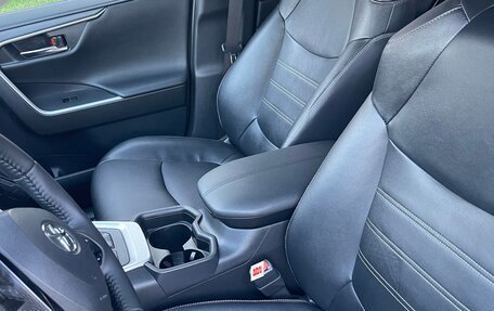 Toyota RAV4, 2020 год, 3 700 000 рублей, 24 фотография