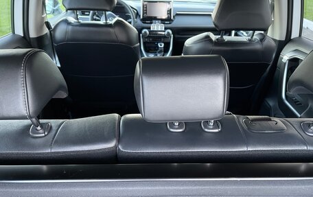 Toyota RAV4, 2020 год, 3 700 000 рублей, 23 фотография
