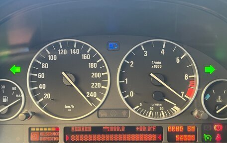 BMW 5 серия, 2003 год, 900 000 рублей, 15 фотография