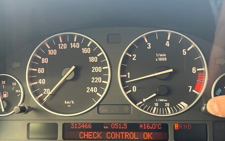 BMW 5 серия, 2003 год, 900 000 рублей, 17 фотография