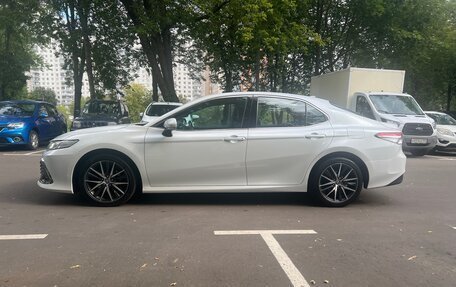 Toyota Camry, 2021 год, 2 750 000 рублей, 3 фотография