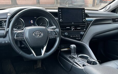 Toyota Camry, 2021 год, 2 750 000 рублей, 10 фотография