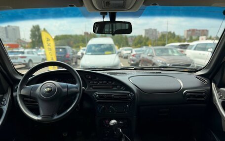 Chevrolet Niva I рестайлинг, 2017 год, 810 000 рублей, 21 фотография