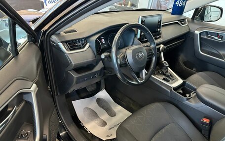 Toyota RAV4, 2021 год, 2 799 900 рублей, 10 фотография