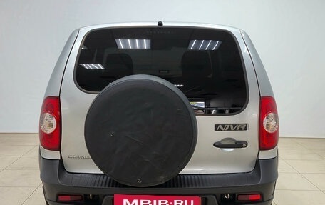 Chevrolet Niva I рестайлинг, 2017 год, 694 000 рублей, 5 фотография