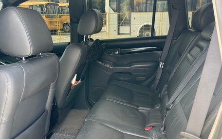 Toyota Land Cruiser Prado 120 рестайлинг, 2005 год, 2 390 000 рублей, 6 фотография