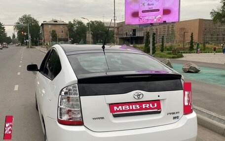 Toyota Prius, 2008 год, 700 000 рублей, 2 фотография