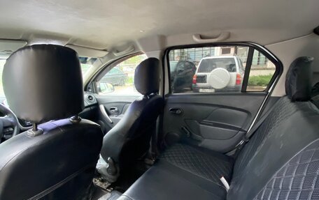 Renault Logan II, 2017 год, 350 000 рублей, 8 фотография