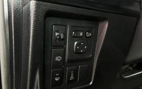 Toyota Land Cruiser Prado 150 рестайлинг 2, 2013 год, 2 249 000 рублей, 11 фотография