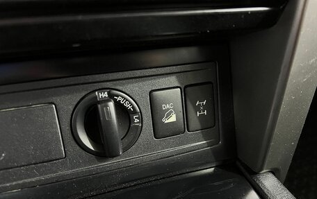 Toyota Land Cruiser Prado 150 рестайлинг 2, 2013 год, 2 249 000 рублей, 15 фотография