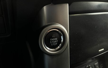 Toyota Land Cruiser Prado 150 рестайлинг 2, 2013 год, 2 249 000 рублей, 12 фотография