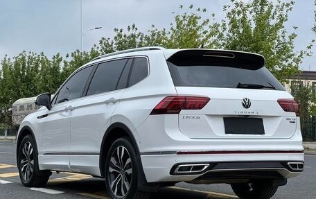 Volkswagen Tiguan II, 2022 год, 2 601 000 рублей, 3 фотография