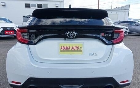 Toyota Yaris, 2021 год, 1 350 000 рублей, 6 фотография
