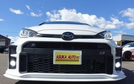 Toyota Yaris, 2021 год, 1 350 000 рублей, 30 фотография