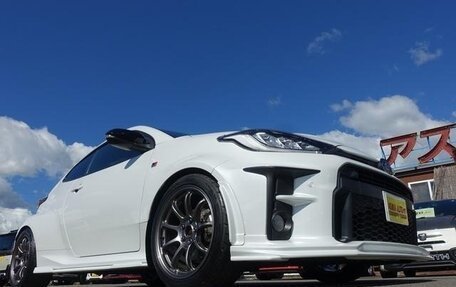 Toyota Yaris, 2021 год, 1 350 000 рублей, 27 фотография