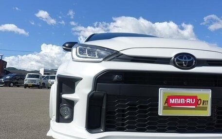 Toyota Yaris, 2021 год, 1 350 000 рублей, 28 фотография