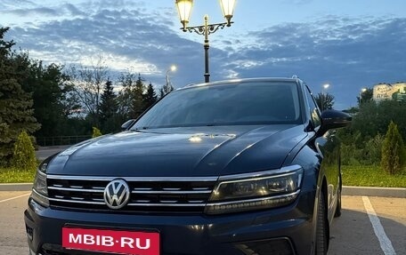 Volkswagen Tiguan II, 2017 год, 2 470 000 рублей, 3 фотография