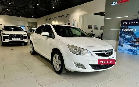 Opel Astra J, 2011 год, 600 000 рублей, 3 фотография