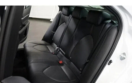 Toyota Camry, 2020 год, 2 300 000 рублей, 13 фотография