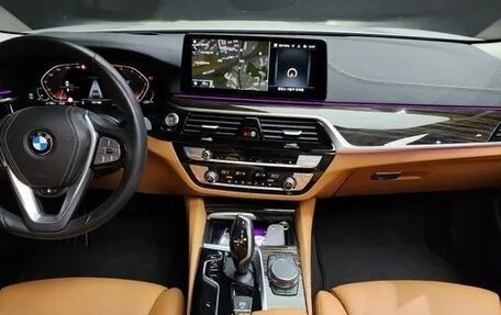 BMW 5 серия, 2022 год, 3 044 035 рублей, 2 фотография