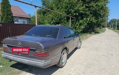 Mercedes-Benz E-Класс, 1993 год, 350 000 рублей, 2 фотография