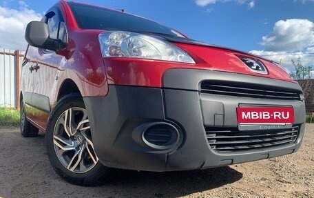 Peugeot Partner II рестайлинг 2, 2011 год, 1 245 000 рублей, 1 фотография